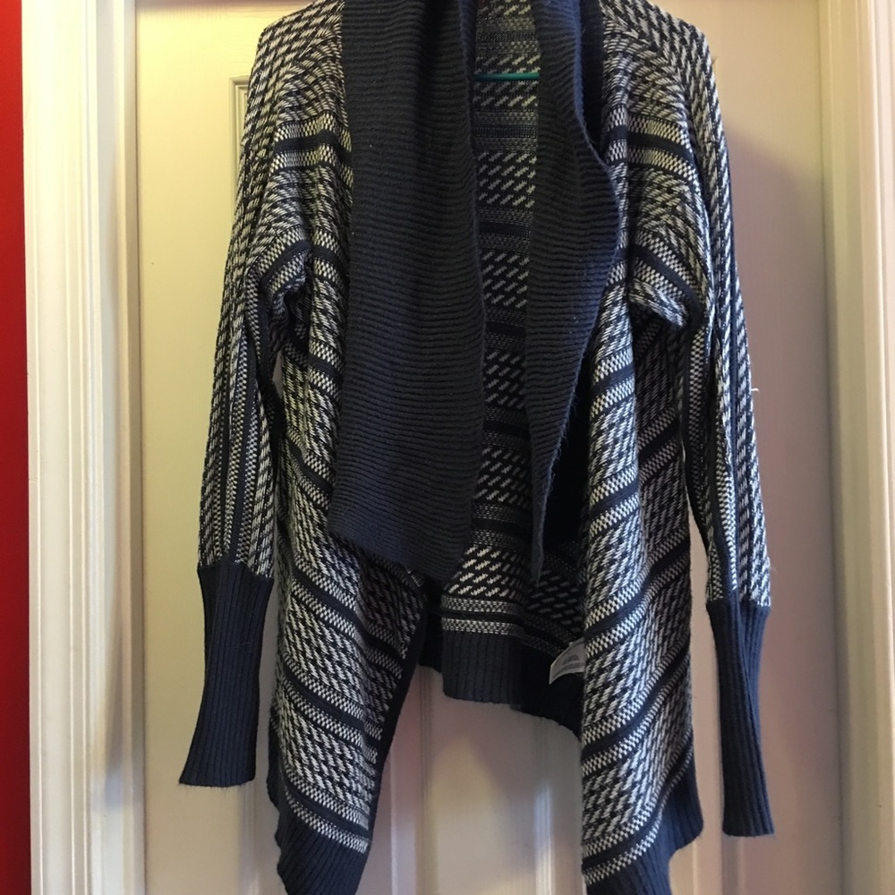 Navy and white open front sweater
